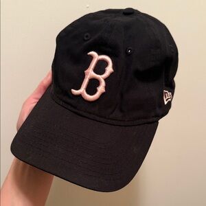 New Era ‘48 Women's Boston Red Sox Adjustable Black and Pink Ball Cap